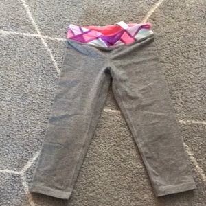 Ivivva Girls Capri, size 8, grey (little girls lululemon is Ivivva)